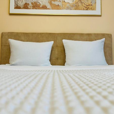 Luxury Apartment In New Building Кишинев Екстериор снимка