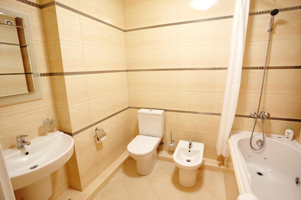 Luxury Apartment In New Building Кишинев Екстериор снимка